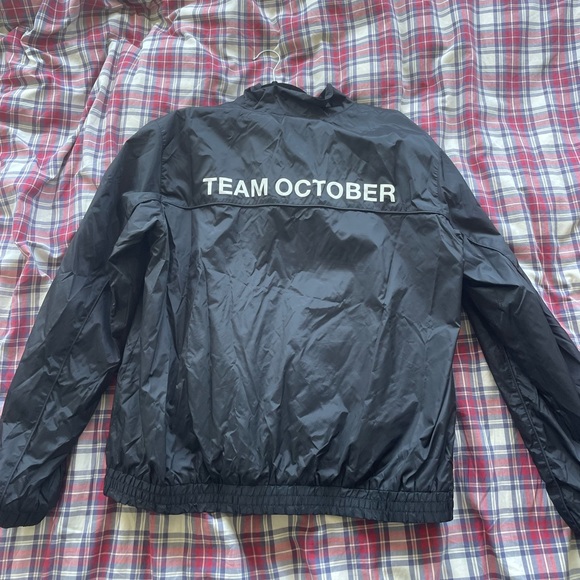 Black ovo wind breaker, xxl, great condition. - Picture 3 of 3